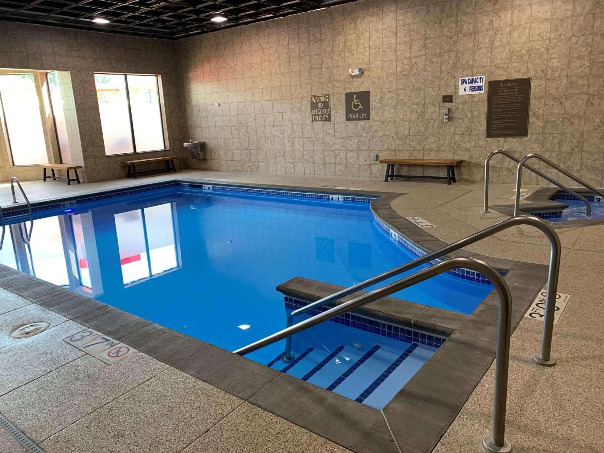Radisson Hotel River Falls Extérieur photo